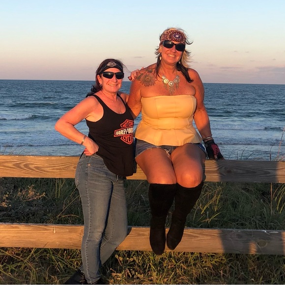 Double Shot of D Share Show - Picture 7 of 13